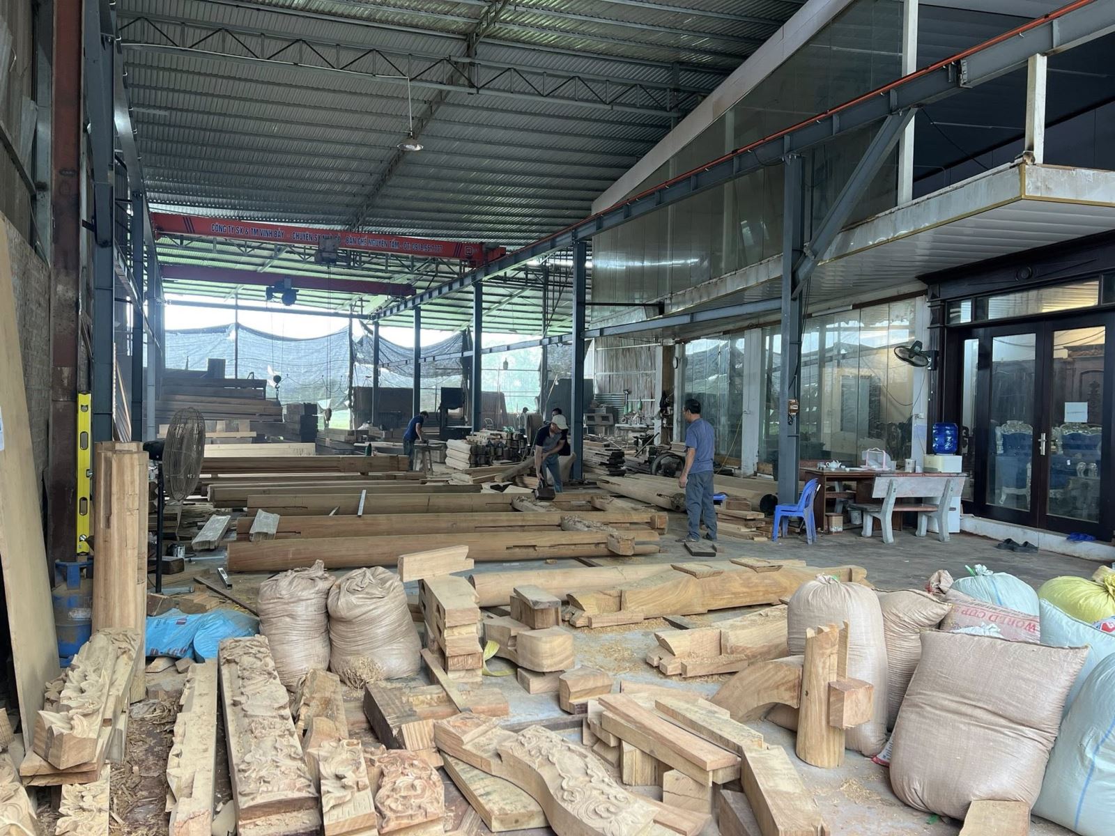 Xưởng làm nhà gỗ cổ truyền
